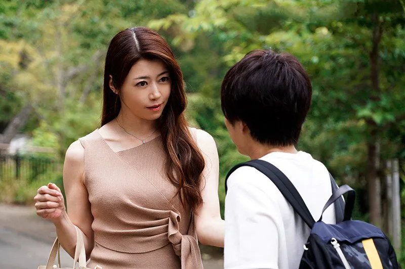 Quan hệ mẹ của bạn thân trong chuyến về quê 3 ngày