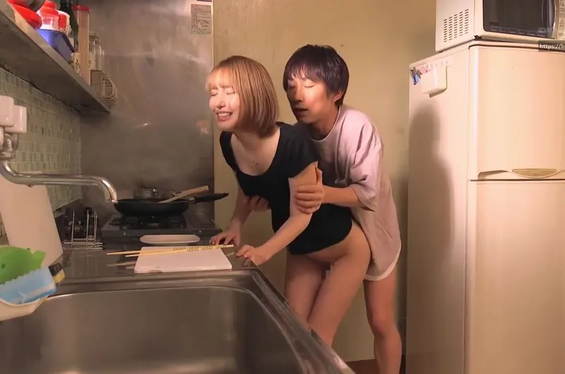 Vợ của anh trai mất nết về quê chơi rồi nắc với cậu em chồng